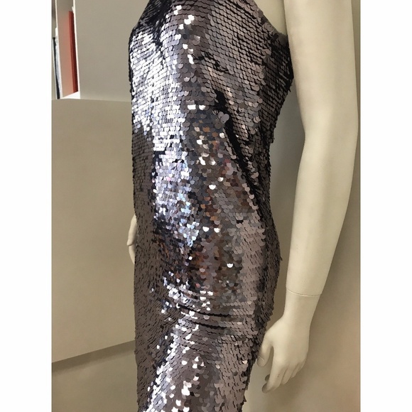 LINE AND DOT SEQUINED SILVER DRESS SIZE SMALL - Picture 2 of 6